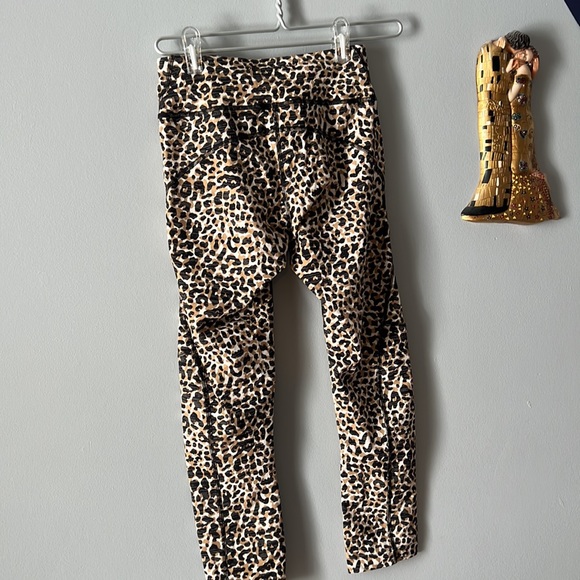 🆕 NWT Outdoor Voices leopard leggings size S - Picture 3 of 6